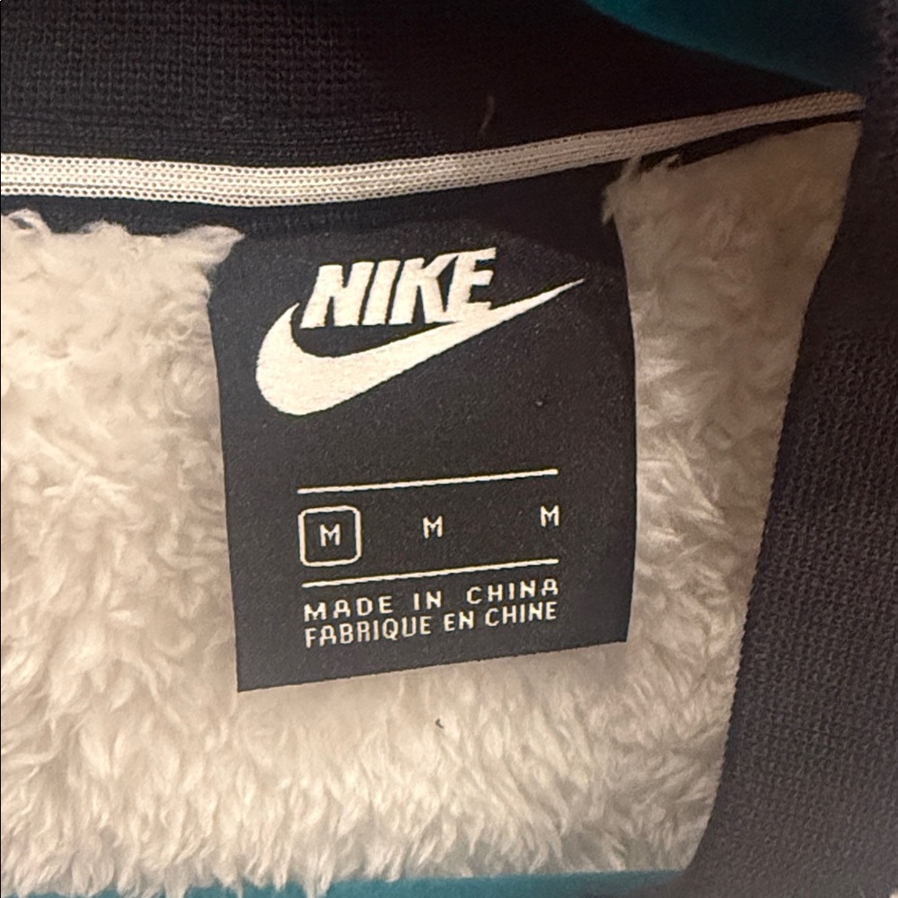 Nike Black and White Sherpa Jacket - Picture 2 of 3